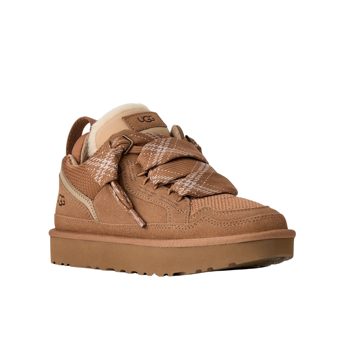 UGG Lowmel donna marroni, vista anteriore a tre quarti con lacci larghi bicolore e linguetta imbottita